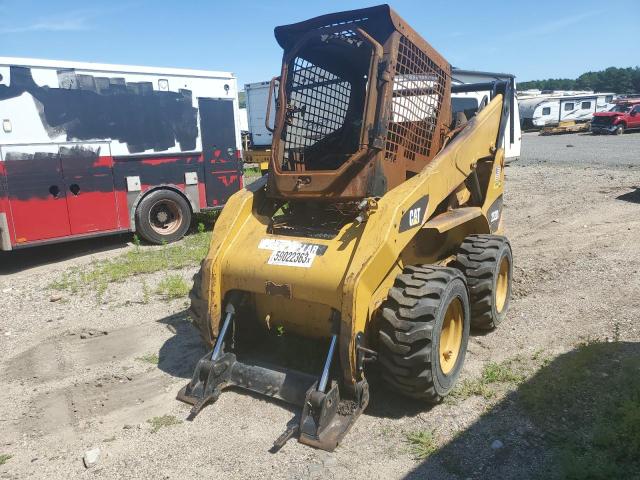 8252BTTNK92329 - 2013 CATERPILLAR SKID STEER YELLOW photo 2