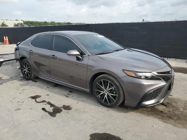 4T1T11AK3PU170075 - 2023 TOYOTA CAMRY SE NIGHT SHADE GRAY photo 4