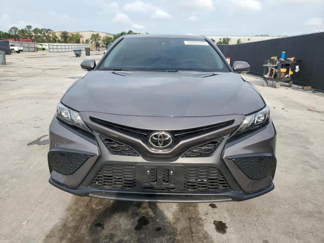 4T1T11AK3PU170075 - 2023 TOYOTA CAMRY SE NIGHT SHADE GRAY photo 5