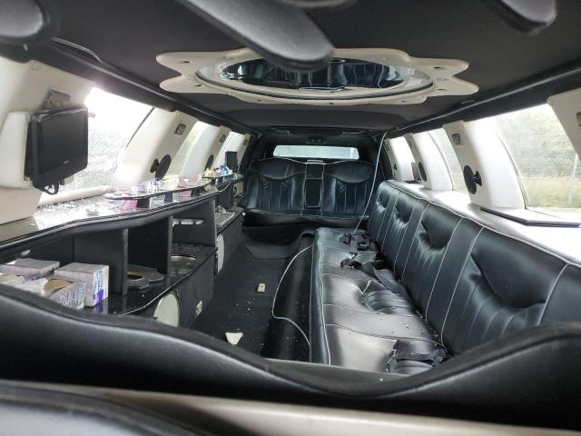 1LNLM81WXTY689033 - 1996 LINCOLN TOWN CAR EXECUTIVE WHITE photo 10