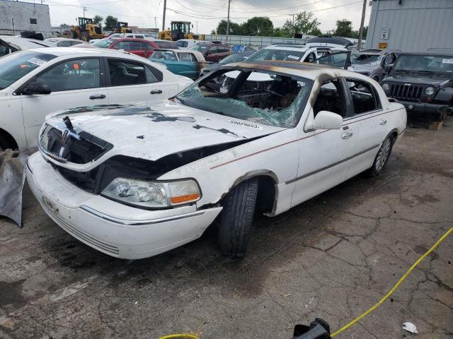 1LNHM81WX4Y633052 - 2004 LINCOLN TOWN CAR EXECUTIVE WHITE photo 1