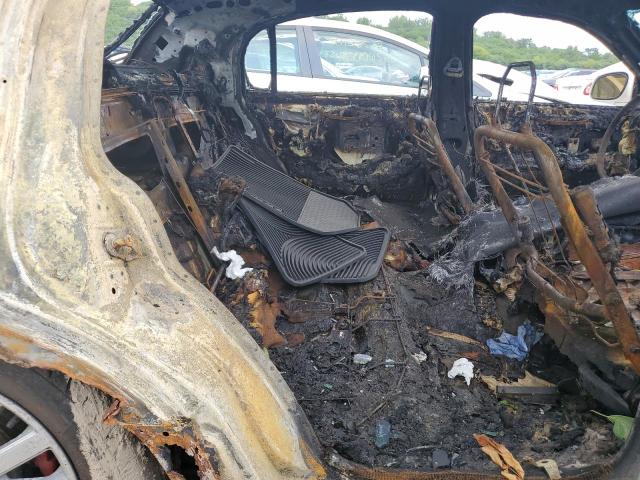 1LNHM81WX4Y633052 - 2004 LINCOLN TOWN CAR EXECUTIVE WHITE photo 10