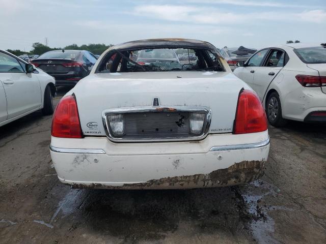 1LNHM81WX4Y633052 - 2004 LINCOLN TOWN CAR EXECUTIVE WHITE photo 6