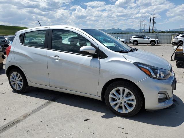 KL8CD6SA8MC723294 - 2021 CHEVROLET SPARK 1LT SILVER photo 4