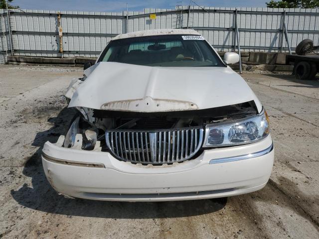 1LNHM85W51Y629769 - 2001 LINCOLN TOWN CARTIER L WHITE photo 5