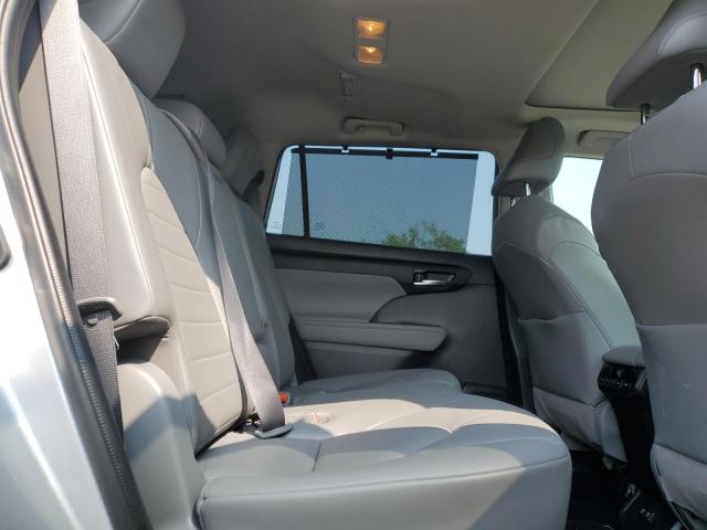 5TDGZRBH4MS552129 - 2021 TOYOTA HIGHLANDER XLE SILVER photo 11