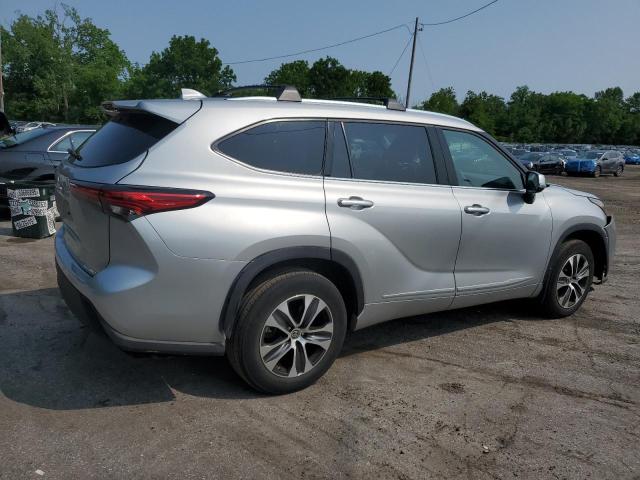 5TDGZRBH4MS552129 - 2021 TOYOTA HIGHLANDER XLE SILVER photo 3