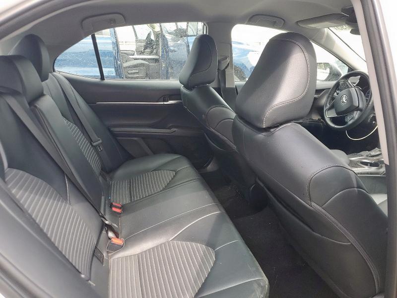 4T1G11AK7PU747417 - 2023 TOYOTA CAMRY SE NIGHT SHADE WHITE photo 10