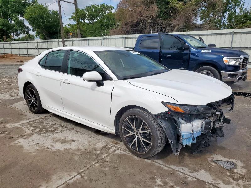 4T1G11AK7PU747417 - 2023 TOYOTA CAMRY SE NIGHT SHADE WHITE photo 4