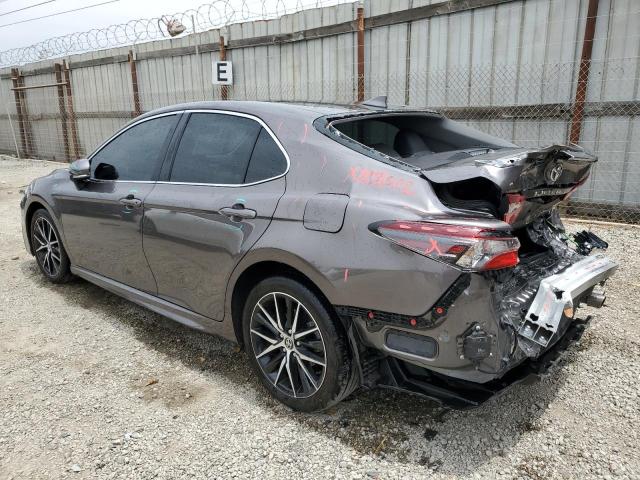 4T1G11AK8RU911776 - 2024 TOYOTA CAMRY SE NIGHT SHADE GRAY photo 2