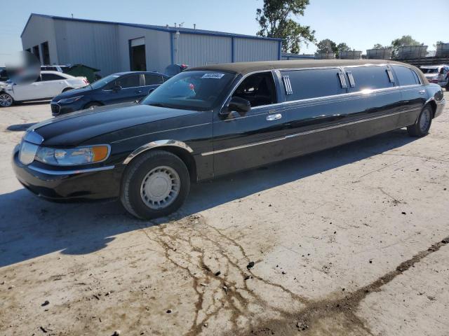 1L1FM81W4XY672667 - 1999 LINCOLN TOWN CAR EXECUTIVE BLACK photo 1