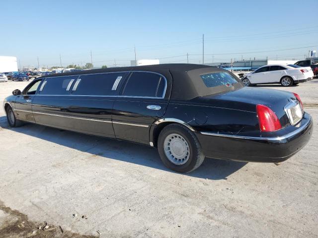 1L1FM81W4XY672667 - 1999 LINCOLN TOWN CAR EXECUTIVE BLACK photo 2