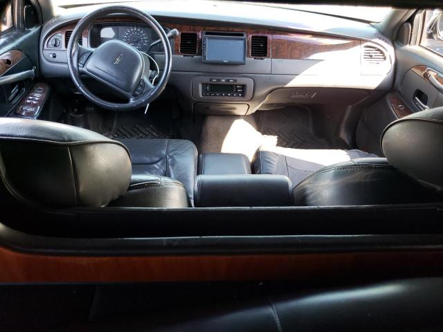 1L1FM81W4XY672667 - 1999 LINCOLN TOWN CAR EXECUTIVE BLACK photo 8