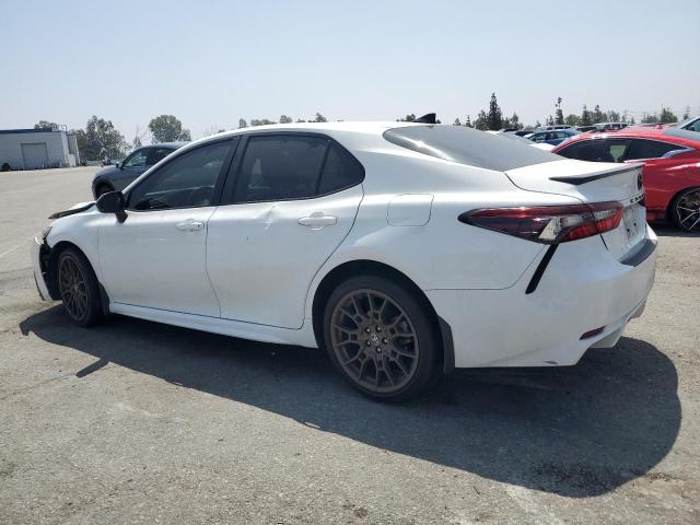 4T1G11AK5PU121204 - 2023 TOYOTA CAMRY SE NIGHT SHADE WHITE photo 2