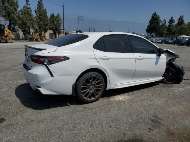 4T1G11AK5PU121204 - 2023 TOYOTA CAMRY SE NIGHT SHADE WHITE photo 3