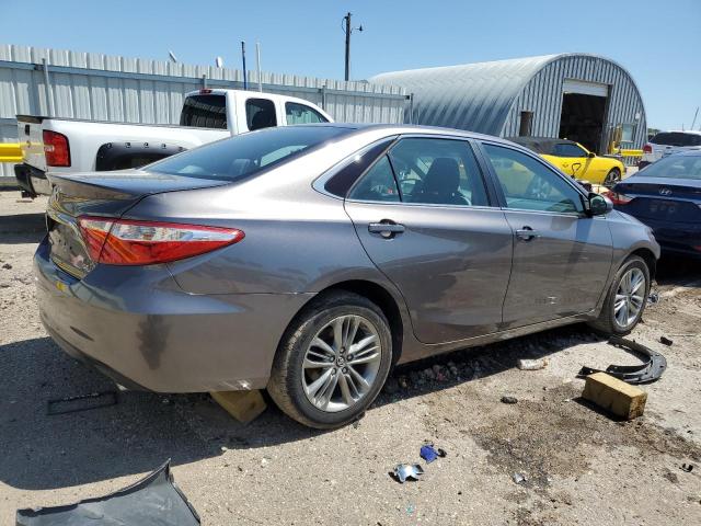 4T1BF1FK2HU618829 - 2017 TOYOTA CAMRY LE ნაცრისფერი ფოტო 3