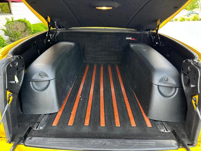 1GCES14P24B106425 - 2004 CHEVROLET SSR 黄色 照片 12