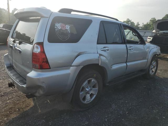 JTEBU14R278089430 - 2007 TOYOTA 4RUNNER SR5 SILVER photo 3