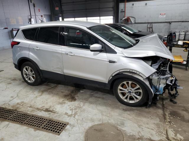 1FMCU9GD6KUA52819 - 2019 FORD ESCAPE SE SILVER photo 4