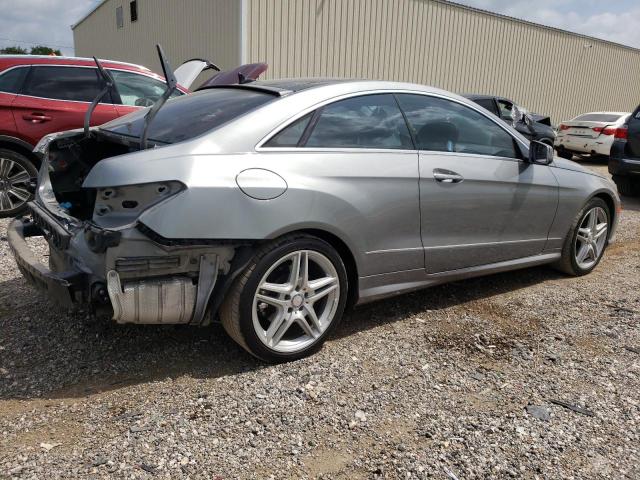 WDDKJ7CB7BF114207 - 2011 MERCEDES-BENZ E 550 SILVER photo 3