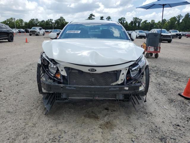 KNAGM4A74F5565821 - 2015 KIA OPTIMA LX WHITE photo 5