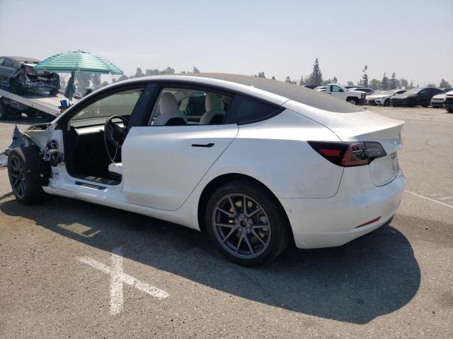 5YJ3E1EBXNF255374 - 2022 TESLA MODEL 3 WHITE photo 2