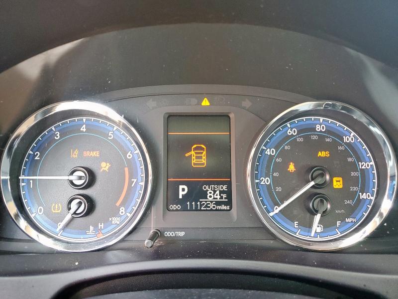 5YFBURHE9JP768455 - 2018 TOYOTA COROLLA L WHITE photo 9