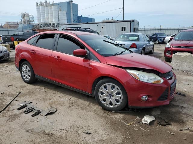 1FAHP3F28CL225543 - 2012 FORD FOCUS SE RED photo 4