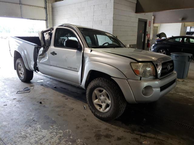 5TETU62NX7Z343017 - 2007 TOYOTA TACOMA PRERUNNER ACCESS CAB SILVER photo 4