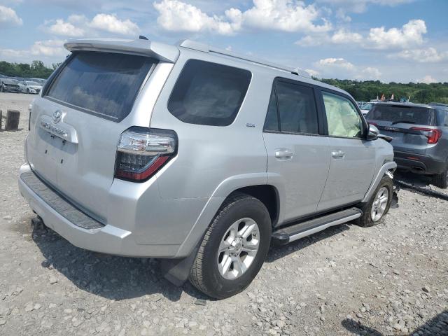 JTEBU5JR4H5480030 - 2017 TOYOTA 4RUNNER SR5/SR5 PREMIUM SILVER photo 3