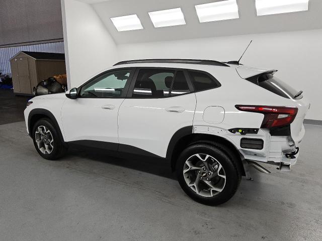 KL77LHEP8SC166422 - 2025 CHEVROLET TRAX 1LT WHITE photo 2