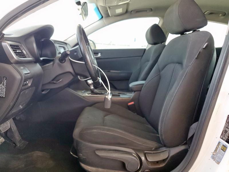 5XXGT4L19HG135750 - 2017 KIA OPTIMA LX WHITE photo 7