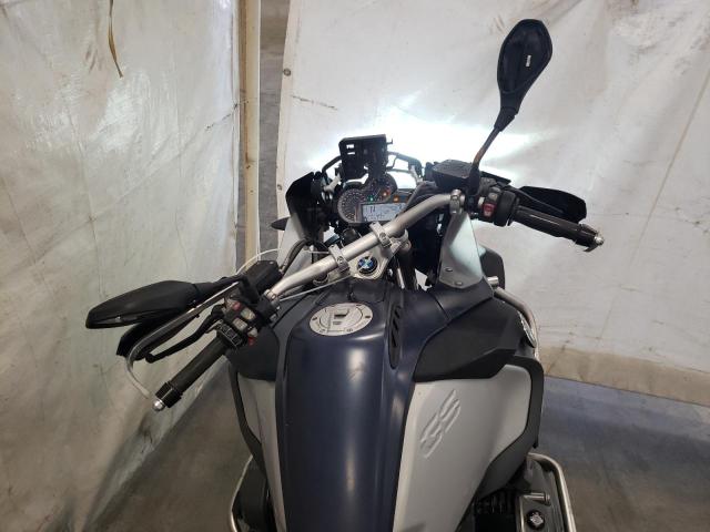 WB10A1206GZ664743 - 2016 BMW R1200 GS ADVENTURE SILVER photo 5