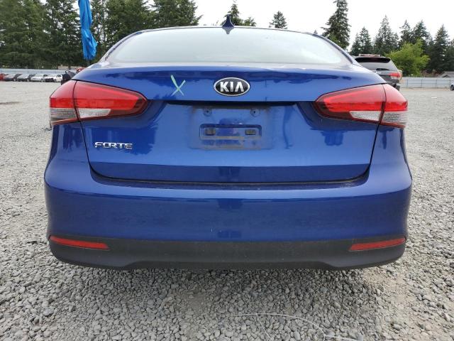 3KPFK4A70HE080054 - 2017 KIA FORTE LX BLUE photo 6