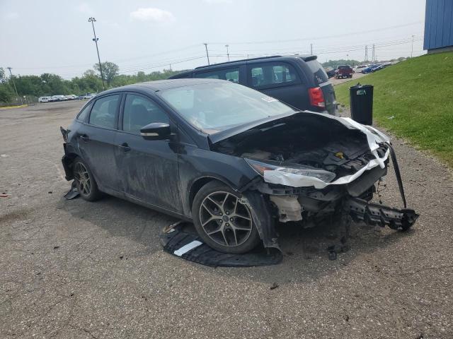 1FADP3H20JL228218 - 2018 FORD FOCUS SEL BLACK photo 4