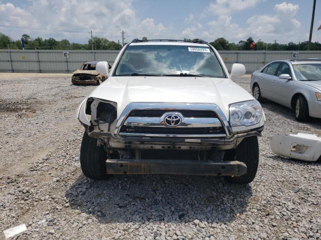 JTEZU14RX68045141 - 2006 TOYOTA 4RUNNER SR5 WHITE photo 5