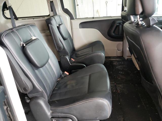 2C4RC1CG4GR127704 - 2016 CHRYSLER TOWN & COU TOURING L GRAY photo 11