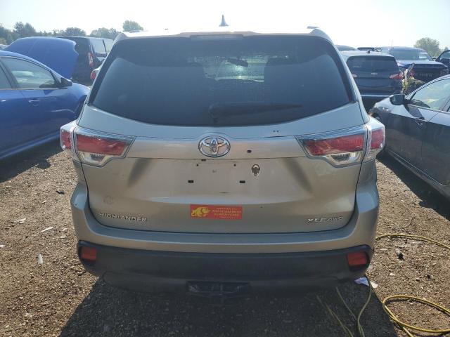 5TDJKRFH6FS075050 - 2015 TOYOTA HIGHLANDER XLE 银色 照片 6