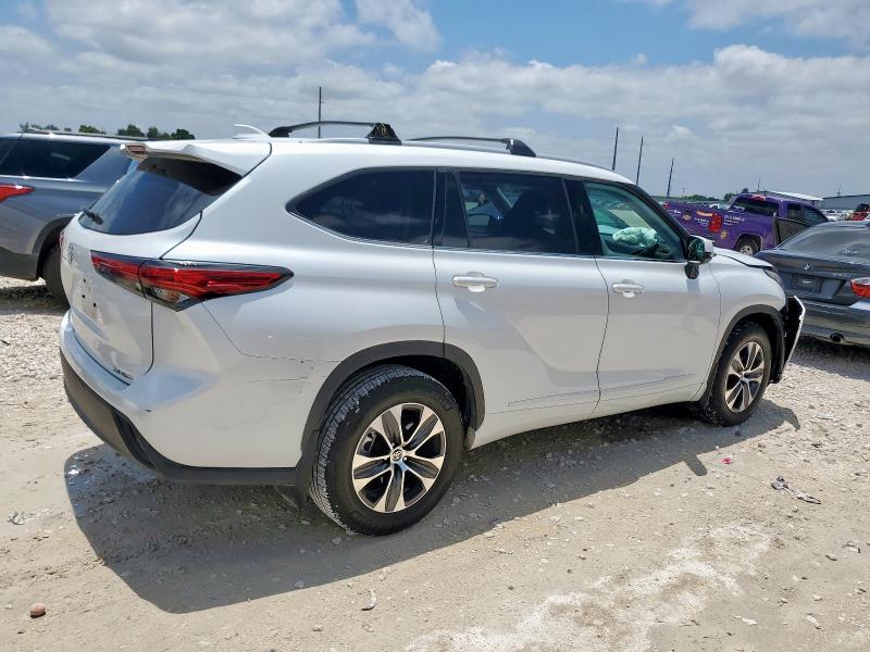 5TDGZRBH7NS571310 - 2022 TOYOTA HIGHLANDER XLE WHITE photo 3