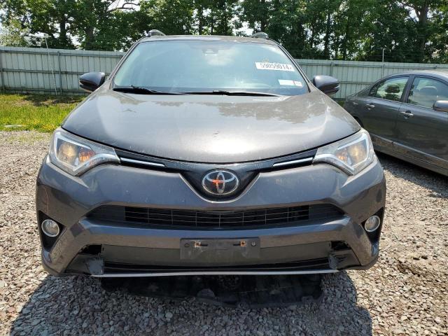 2T3RFREV4HW672956 - 2017 TOYOTA RAV4 XLE GRAY photo 5