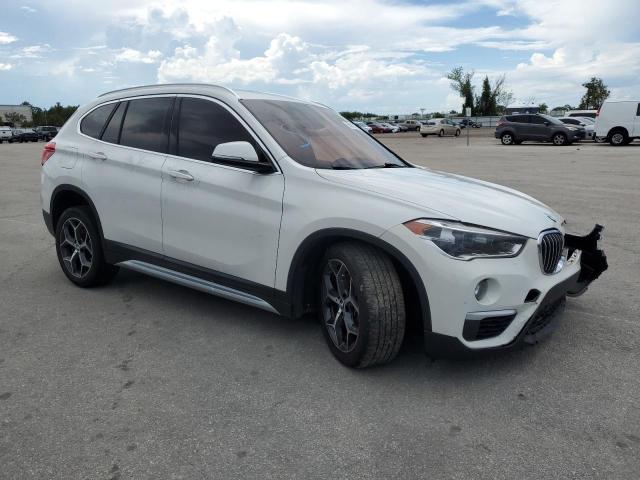 WBXHT3C38H5F67952 - 2017 BMW X1 XDRIVE28I WHITE photo 4