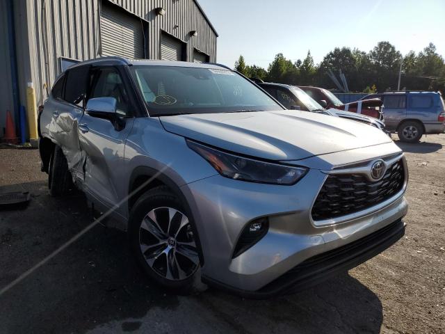 5TDHZRBH7NS588936 - 2022 TOYOTA HIGHLANDER XLE 银色 照片 1