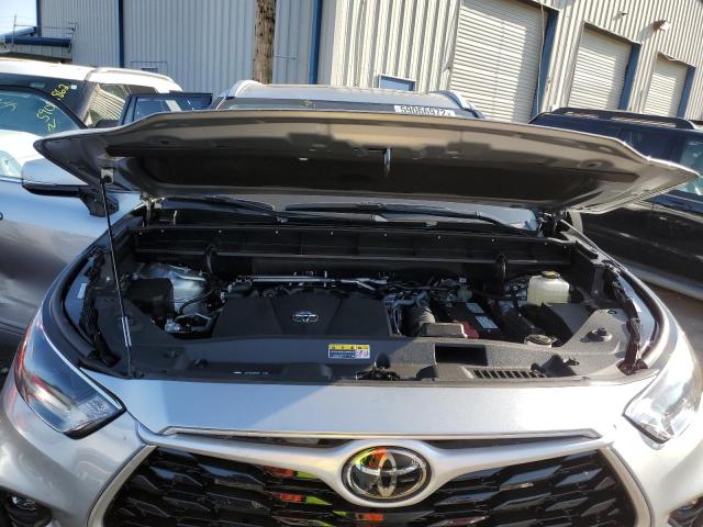5TDHZRBH7NS588936 - 2022 TOYOTA HIGHLANDER XLE 银色 照片 7