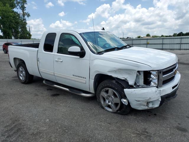 1GCSCTE06AZ144594 - 2010 CHEVROLET SILVERADO C1500 LTZ WHITE photo 4