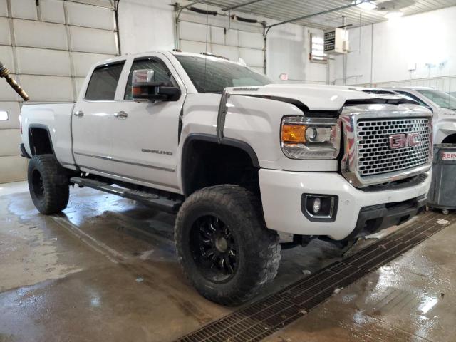 1GT12UEY5HF150344 - 2017 GMC SIERRA K2500 DENALI WHITE photo 4