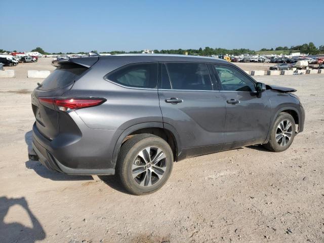 5TDGZRAHXMS521419 - 2021 TOYOTA HIGHLANDER XLE SILVER photo 3