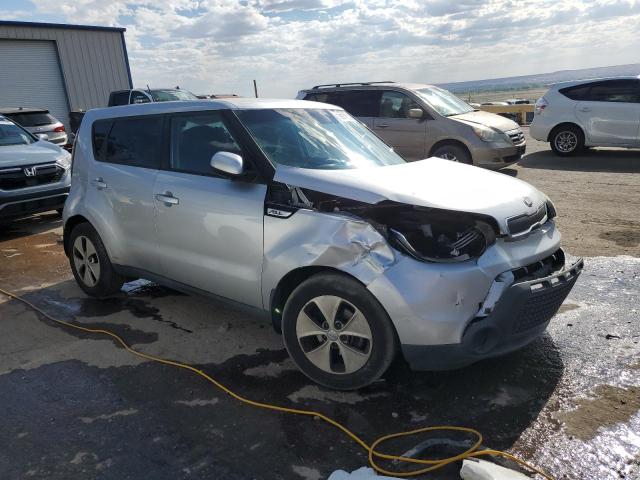 KNDJN2A21F7789504 - 2015 KIA SOUL SILVER photo 4