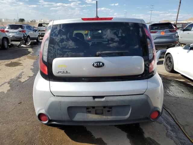 KNDJN2A21F7789504 - 2015 KIA SOUL SILVER photo 6