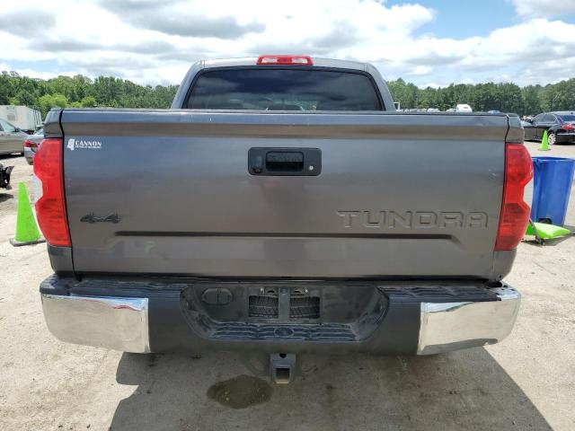 5TFDW5F18HX591260 - 2017 TOYOTA TUNDRA CREWMAX SR5 CHARCOAL photo 6