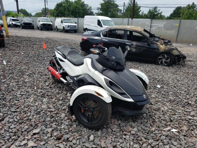 2BXJAEC19AV000211 - 2010 CAN-AM SPYDER ROA RS WHITE photo 1